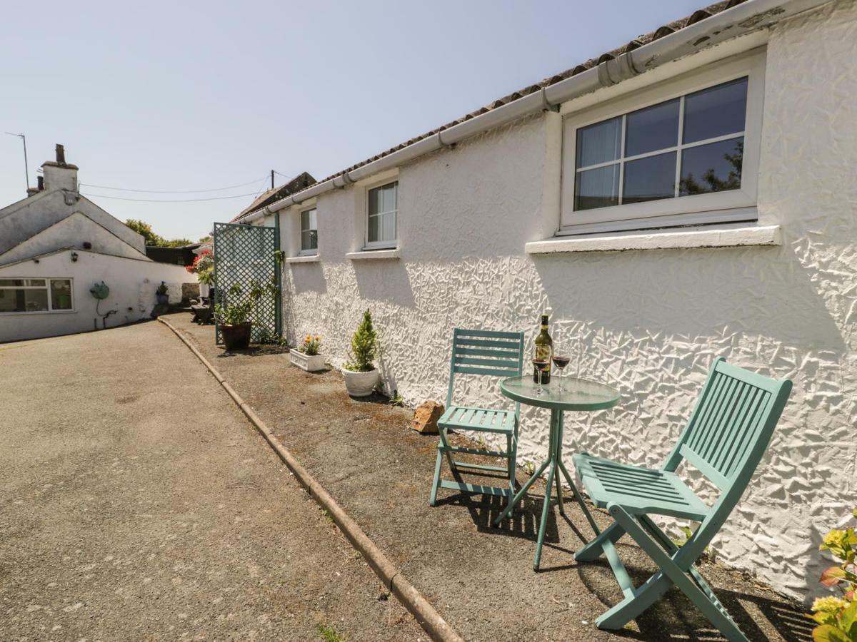 Falconers Cottage Holyhead Exterior photo